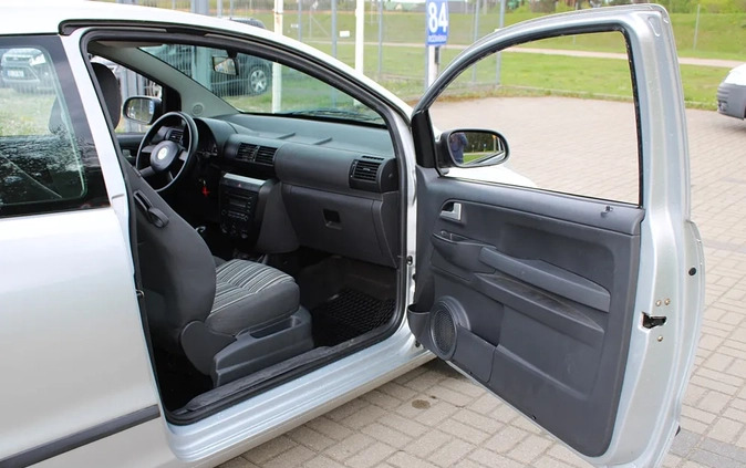 Volkswagen Fox cena 7900 przebieg: 229000, rok produkcji 2006 z Okonek małe 379